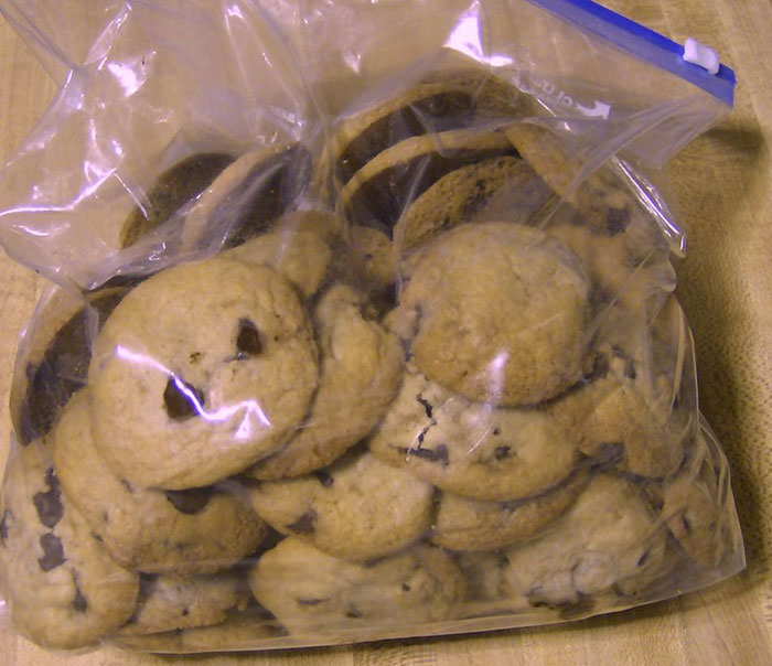 “My Grocery Bill Is Almost Half Of What It Was”: 30 Frugal Habits People Swear By