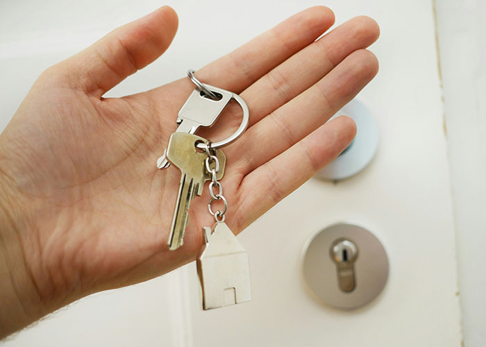 Ex Feels Entitled To Half Of House Sale Earnings, Is Shocked To Be Left With Nothing