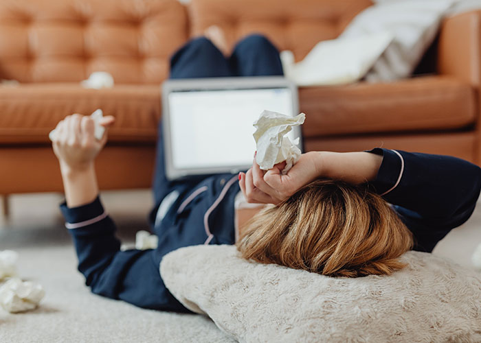 Manager Tells Sick Employee To Come To The Office Unless They Have A Doctor's Note, Regrets It