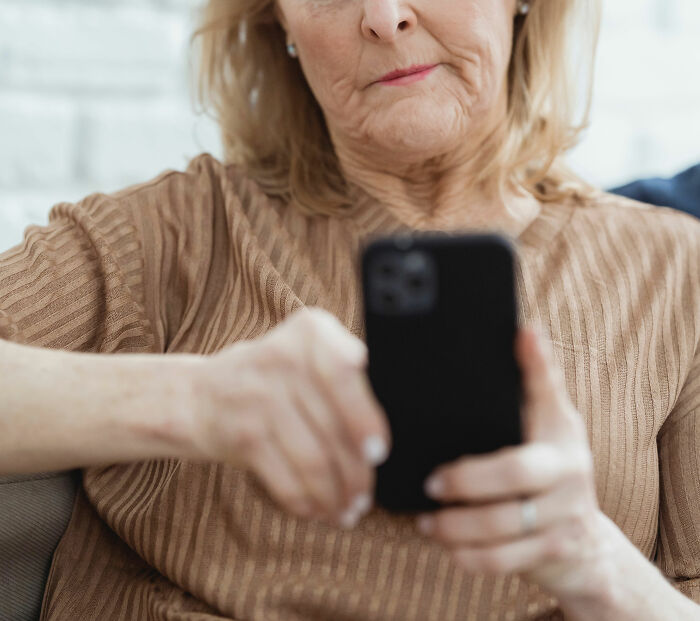 MIL Assumes She Will Be In The Delivery Room And Might Even Cut The Cord, Gets Told 'No'