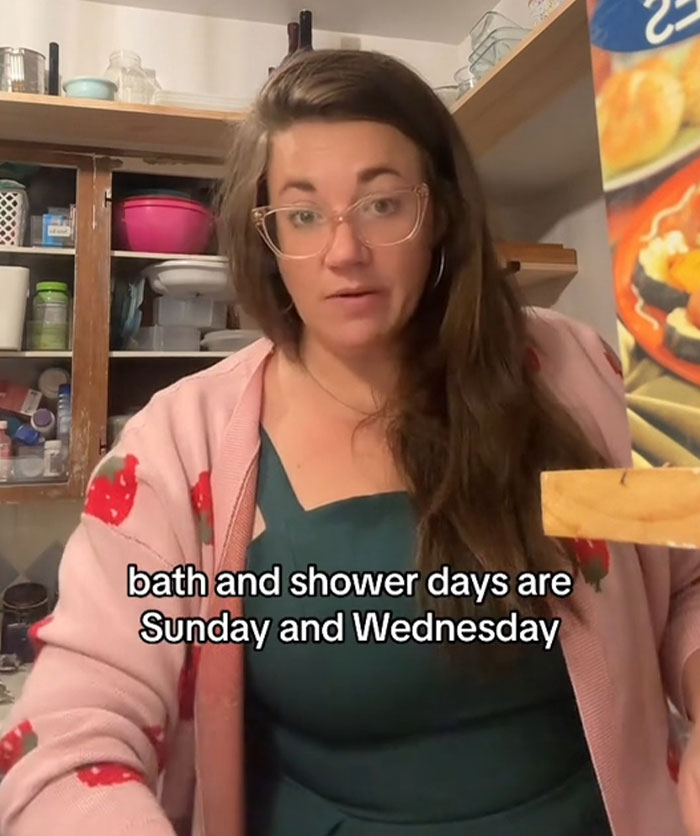 Mom Shares How She Manages Her Household With 6 Kids, Receives Backlash Online Mom Shares How She Manages Her Household With 6 Kids, Receives Backlash Online