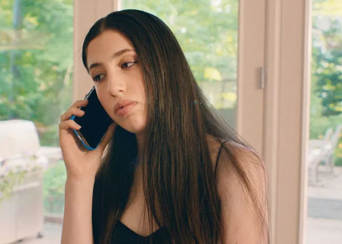 Adam Sandler Talks About Parenting, Daughters Keep Him At Arm’s Length Adam Sandler Talks About Parenting, Daughters Keep Him At Arm’s Length