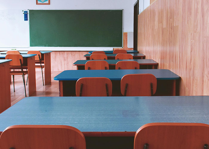 “My Dad Might Be Alive”: 50 Things People Are 100% Certain Are True Despite Having No Evidence