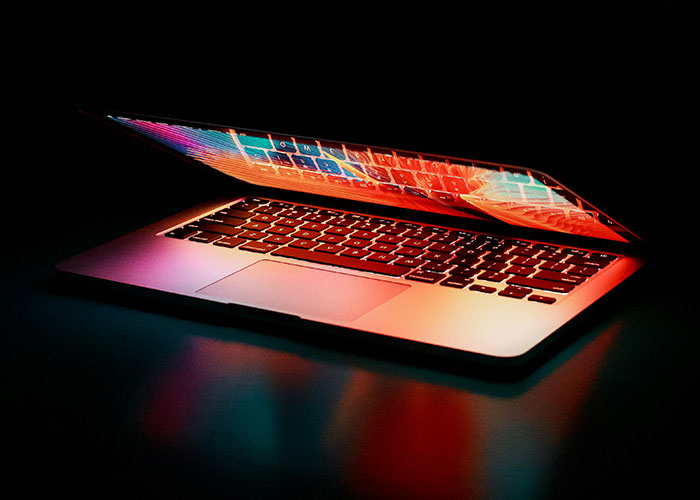 “My Dad Might Be Alive”: 50 Things People Are 100% Certain Are True Despite Having No Evidence