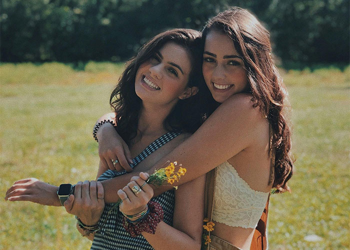 “My Dad Might Be Alive”: 50 Things People Are 100% Certain Are True Despite Having No Evidence