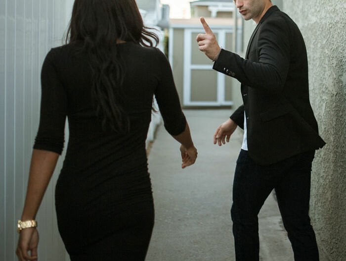 35 Small Town "Incidents" That The Locals Still Talk About Years Later