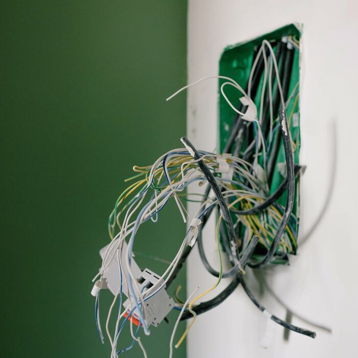 30 Unique Reasons Why Someone Didn't Buy A House, As Shared Online