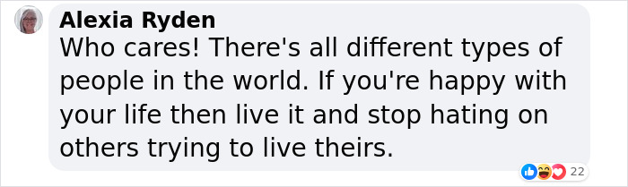 Aussie Brand &ldquo;Bonds&rdquo; Features Non-Binary Model In New Bikini Campaign, Is Rocked By Criticism 