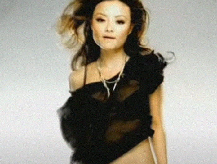 30 Celebs That Seem To Have Completely Lost It, According To People Online