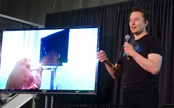 30 Celebs That Seem To Have Completely Lost It, According To People Online