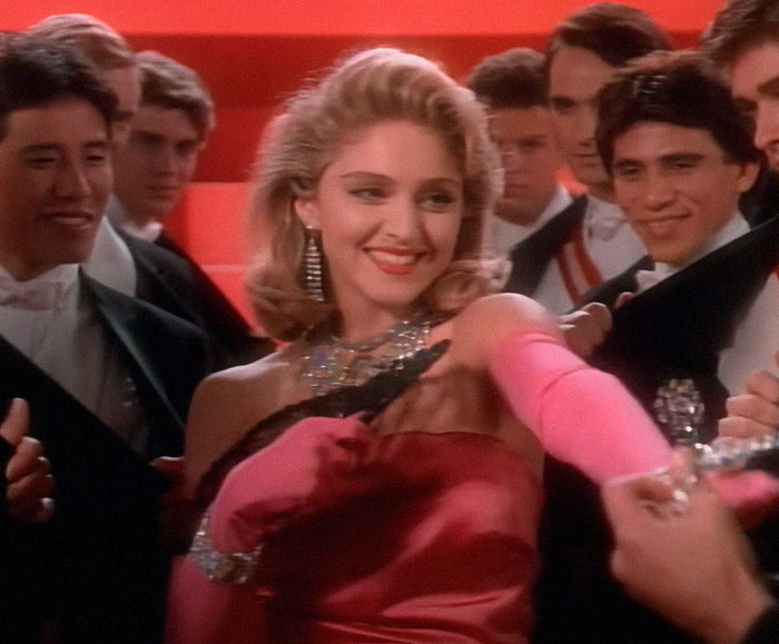 30 Celebs That Seem To Have Completely Lost It, According To People Online