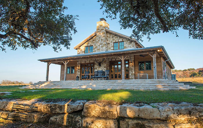 Beautiful rustic-styled ranch house 