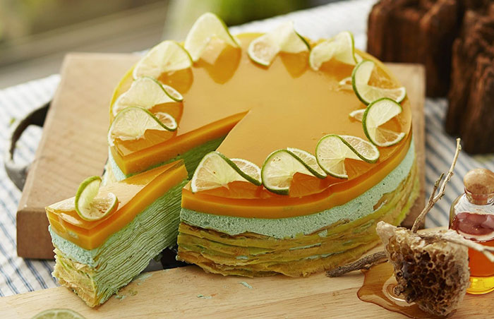 Woman Is In Disbelief After Sister Asks Her To Chip In For The Cake That Her Daughter Ate 2 Pieces Of