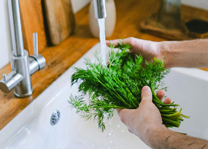 &ldquo;You Can Just Eat It, Then&rdquo;: Karen Eats Moldy Veggies After Refusing To Acknowledge A Worker
