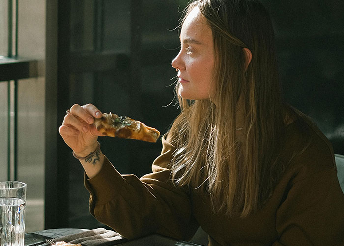 &ldquo;You Can Just Eat It, Then&rdquo;: Karen Eats Moldy Veggies After Refusing To Acknowledge A Worker