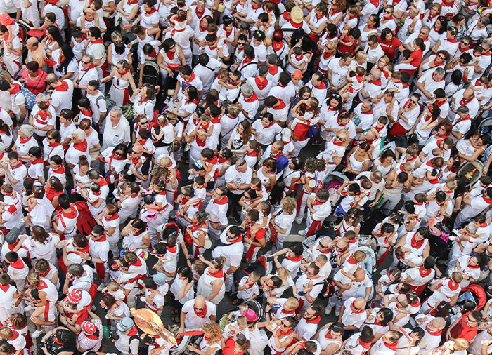 "People Won't Respect You As Much": 30 Short People Share Things Tall Folks Don't Understand