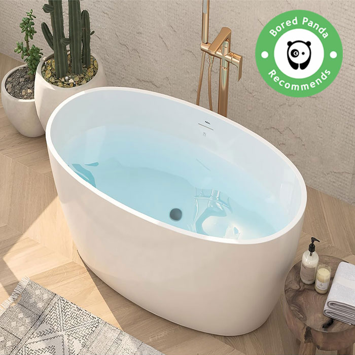 Image of white bath full of water