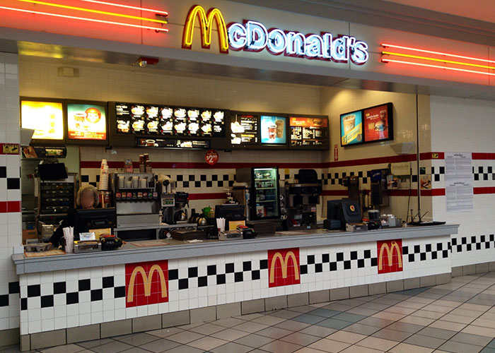 “Take Out All The Quarters”: People Share 40 Unscrupulous Practices They Live By