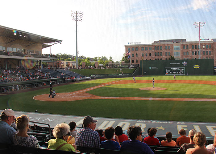 “Take Out All The Quarters”: People Share 40 Unscrupulous Practices They Live By