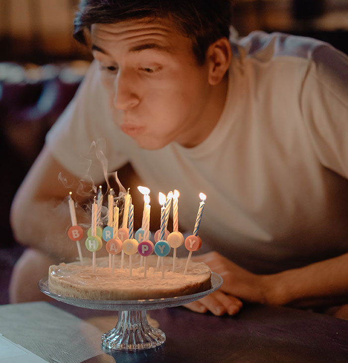 Guy Skips Friend's Birthday Dinner Because The Cheapest Entrée Is $41, And People Have Opinions Guy Skips Friend's Birthday Dinner Because The Cheapest Entrée Is $41, And People Have Opinions