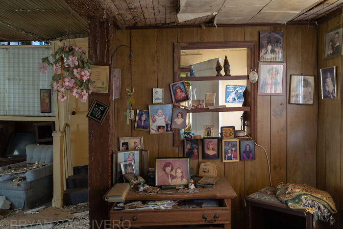 Forgotten Toys: My Photographic Journey Of An Abandoned 1960s House Packed With Childhood Memorabilia Forgotten Toys: My Photographic Journey Of An Abandoned 1960s House Packed With Childhood Memorabilia