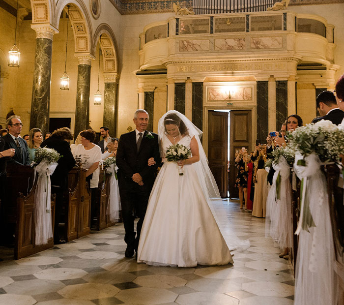 26 Of The Craziest “Speak Now Or Forever Hold Your Peace” Objections Witnessed By Officiants