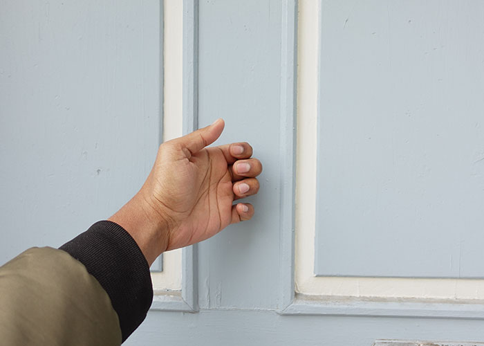 “The Wedding Was Called Off”: Guy Gets Punched In The Face After A Friend Confesses Her Love “The Wedding Was Called Off”: Guy Gets Punched In The Face After A Friend Confesses Her Love