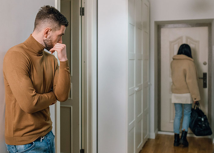 “The Wedding Was Called Off”: Guy Gets Punched In The Face After A Friend Confesses Her Love “The Wedding Was Called Off”: Guy Gets Punched In The Face After A Friend Confesses Her Love