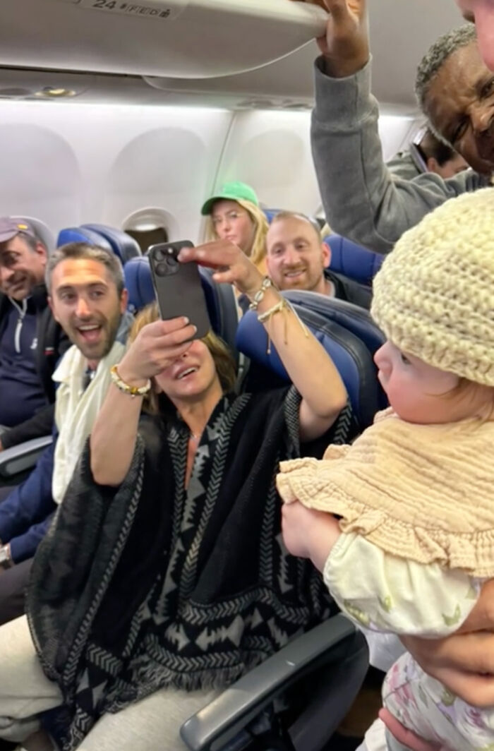 Stranger Makes Baby A Beanie On Flight, Kind Gesture Touches Millions, Including Michelle Obama Stranger Makes Baby A Beanie On Flight, Kind Gesture Touches Millions, Including Michelle Obama