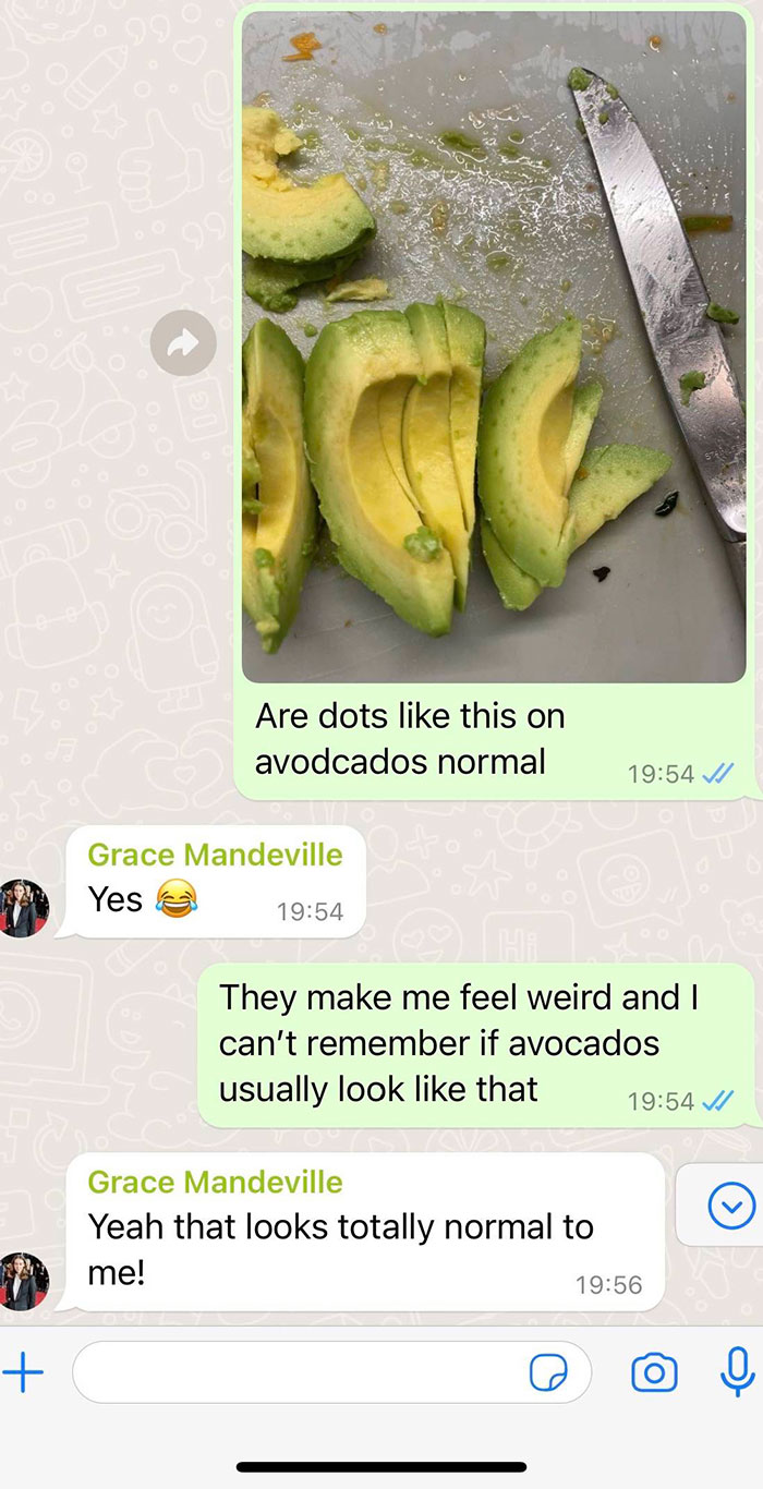 "I Would Have No Patience": Woman With Emetophobia Shares What Goes On In Her Family Group Chat