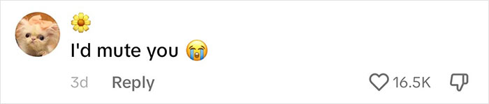 "I Would Have No Patience": Woman With Emetophobia Shares What Goes On In Her Family Group Chat