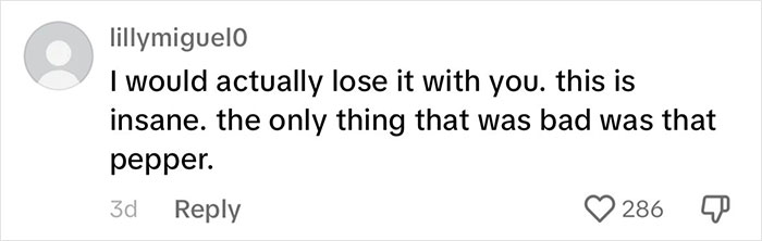 "I Would Have No Patience": Woman With Emetophobia Shares What Goes On In Her Family Group Chat