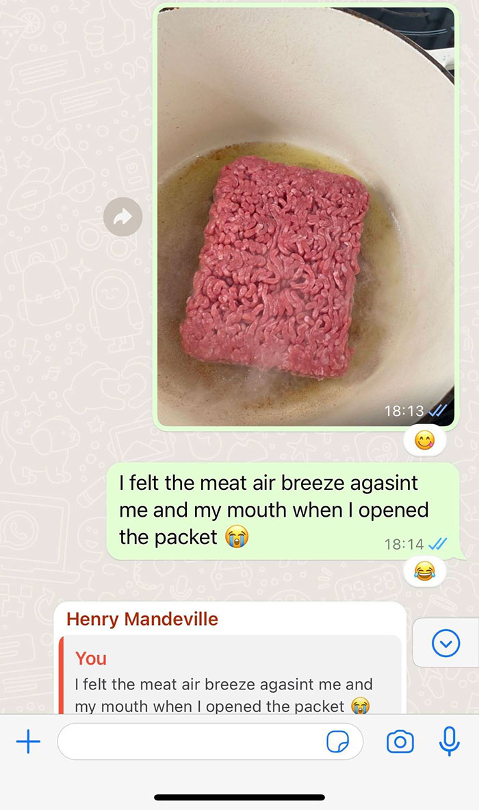 "I Would Have No Patience": Woman With Emetophobia Shares What Goes On In Her Family Group Chat