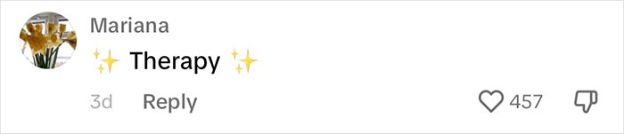 "I Would Have No Patience": Woman With Emetophobia Shares What Goes On In Her Family Group Chat