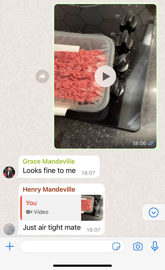 "I Would Have No Patience": Woman With Emetophobia Shares What Goes On In Her Family Group Chat