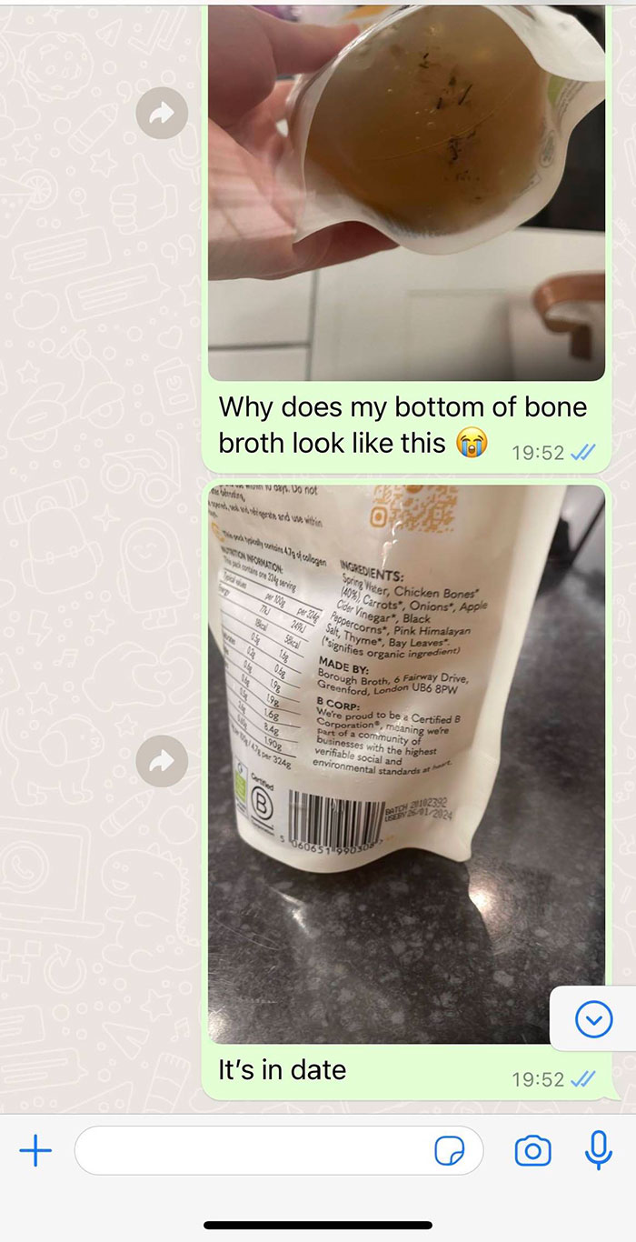 "I Would Have No Patience": Woman With Emetophobia Shares What Goes On In Her Family Group Chat