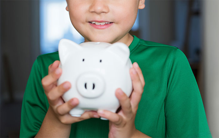 Family Tradition: Whoever Unloads The Dryer Keeps What's In The Pockets, It Backfires