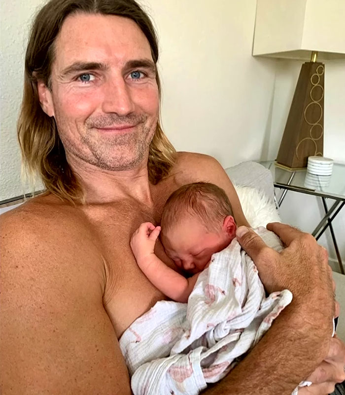 Dad Learns Ex Wants To Put Baby Daughter Up For Adoption, Takes 15-Hour Flight To Stop It Dad Learns Ex Wants To Put Baby Daughter Up For Adoption, Takes 15-Hour Flight To Stop It