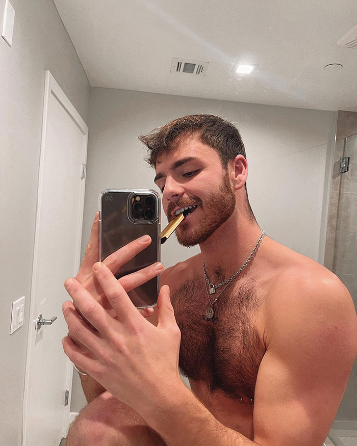 Man Trolled Online After Urging People To Quit Vaping Following Lung Damage