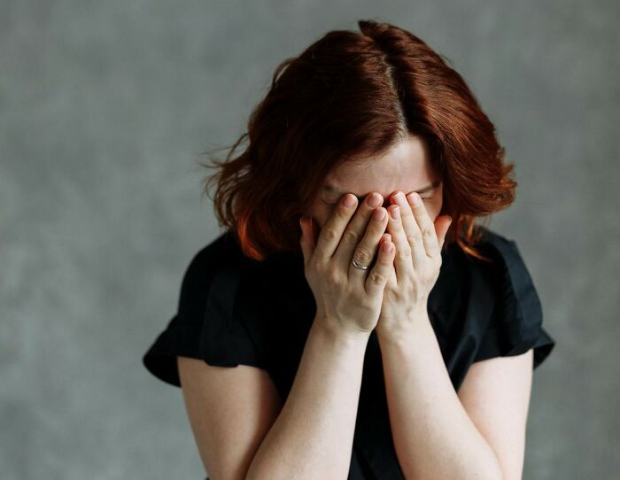 20 Tendencias vergonzosas y molestas que se han colado en nuestra vida diaria