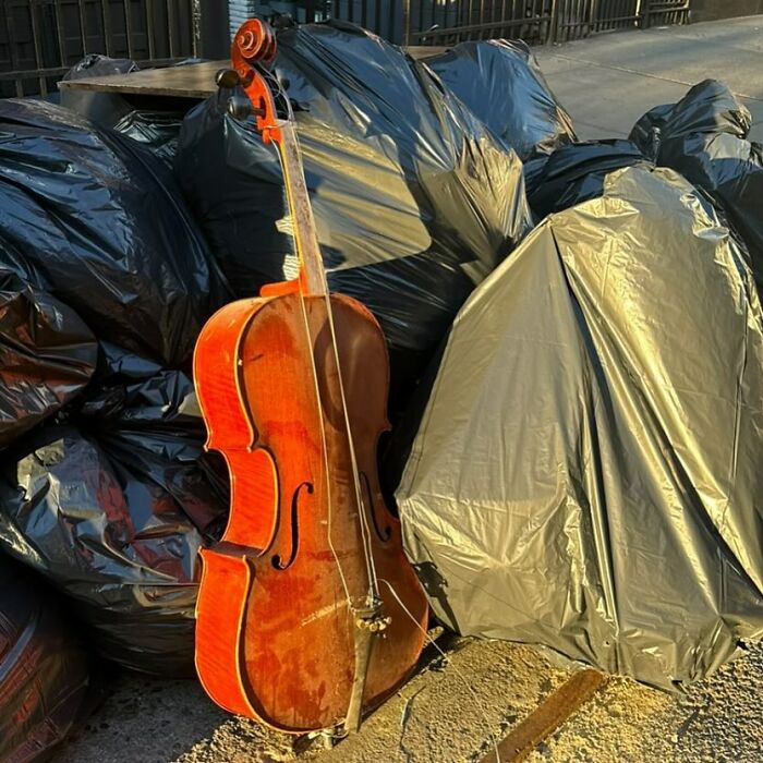 Someone Restring It! St Marks Btwn 2nd And 3rd Ave