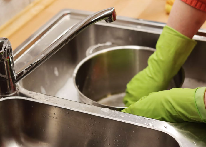 Woman Done With Living In Filth, Hires Housemaid, Gives Husband An Ultimatum When He Protests Woman Done With Living In Filth, Hires Housemaid, Gives Husband An Ultimatum When He Protests