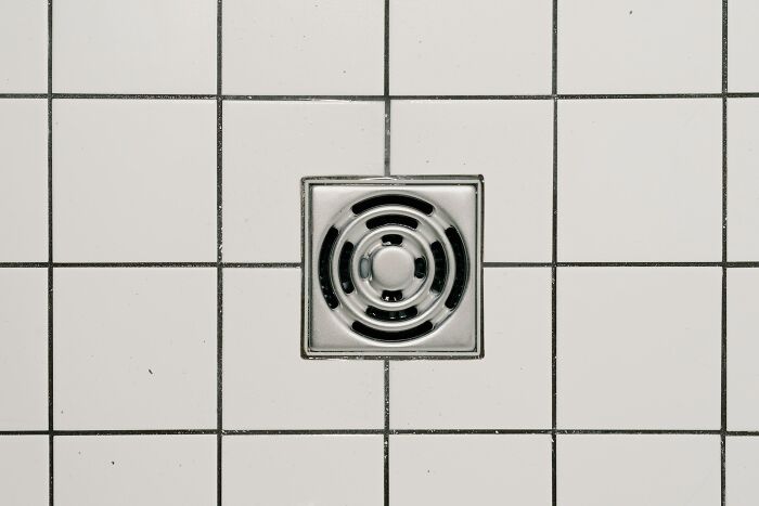 36 Feminine Habits Guys Had No Clue About Until They Started Dating Or Even Got Married - 28