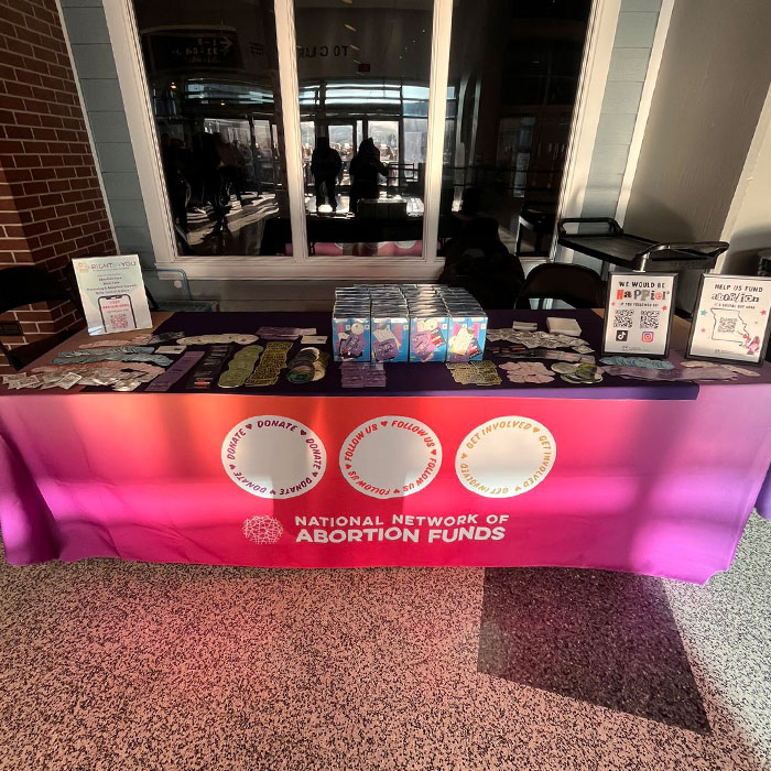 Fans Praise Olivia Rodrigo For Giving Concert-Goers Free Plan B And Condoms Fans Praise Olivia Rodrigo For Giving Concert-Goers Free Plan B And Condoms