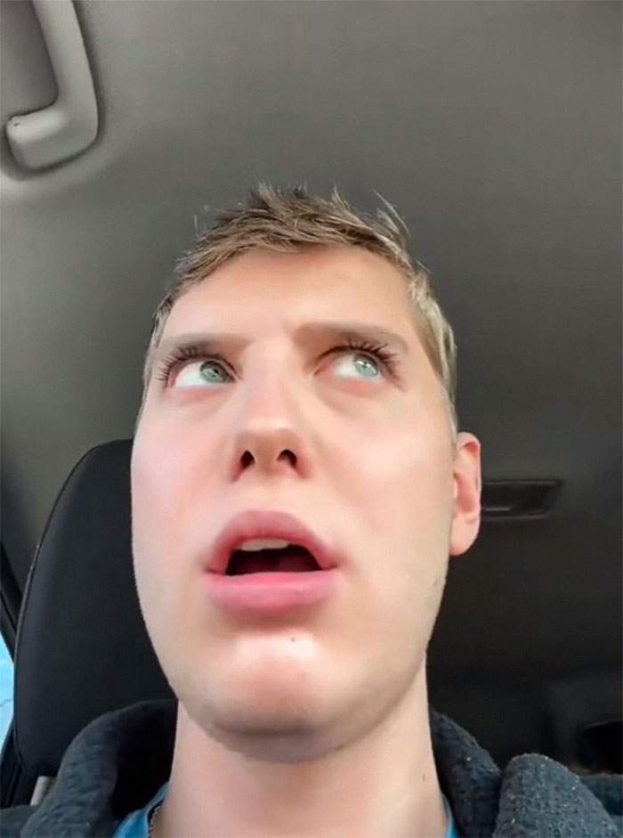 Waiter Takes Revenge On &ldquo;Karen&rdquo; Who Didn&rsquo;t Tip, And The Internet Isn&rsquo;t Having It