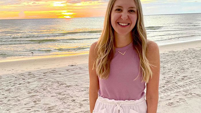 Woman, Aged 32, Has To Be “People-Ready At Any Time” After Moving Into Senior Community Woman, Aged 32, Has To Be “People-Ready At Any Time” After Moving Into Senior Community