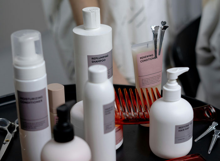 Peeps Online Bash Man As He Remains Neutral In A Conflict Between Teen Daughter And His New Wife