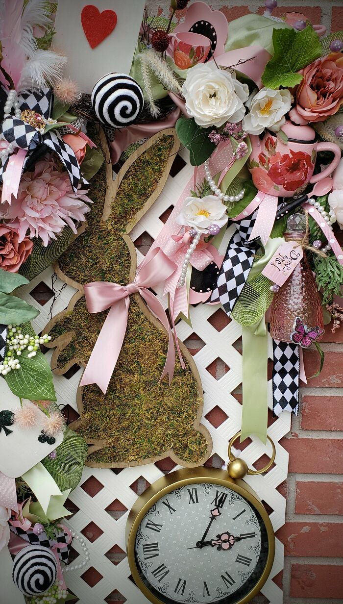 Alice In Wonderland Door Or Wall Decorations (7 Pics)