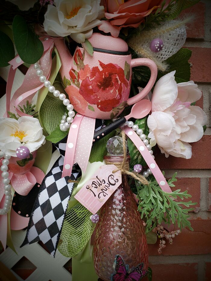 Alice In Wonderland Door Or Wall Decorations (7 Pics)