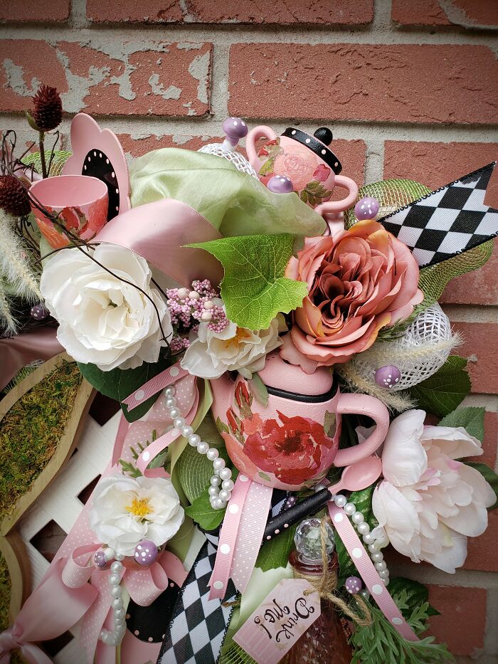 Alice In Wonderland Door Or Wall Decorations (7 Pics)